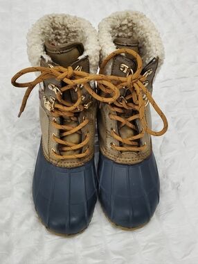 Tommy HilfigerWomen’s Waterproof Duck Boots - Tan and Navy with Shearling  Sz 6M